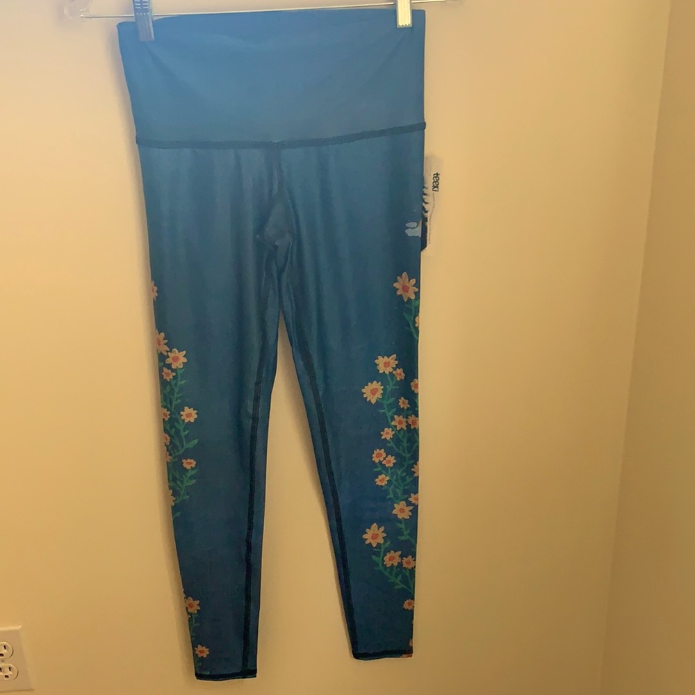 Brand new yoga pants